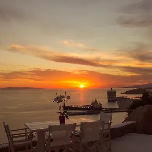Ξενοδοχείο με διαμερίσματα Oceania, Τούρλος
